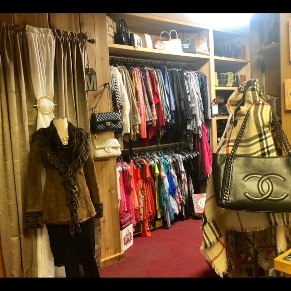 MY CLOSET🛍 - Picture 2 of 8